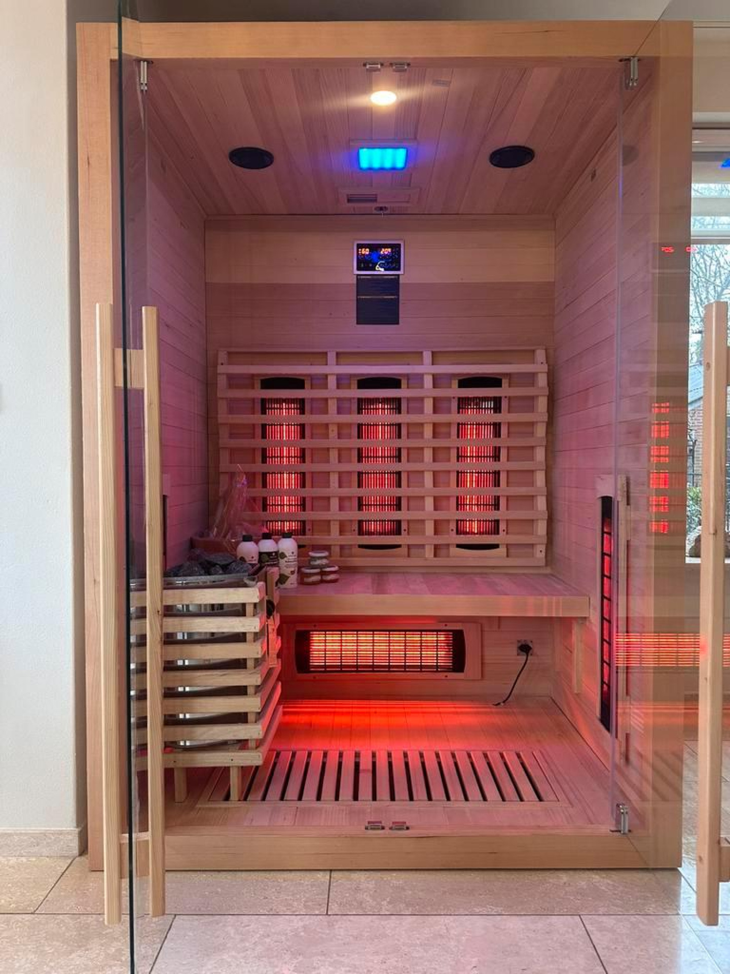 Combi Sauna | Full Spectrum | Hemlock | 135x105 | 3.5kW Vega | 31QKV