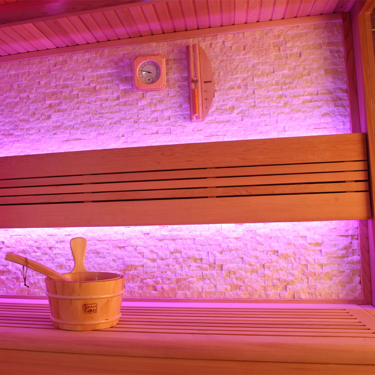 Finse Sauna | Red cedar | 200x200 | 9kW EOS Cubo | R6797O galerijafbeelding 4