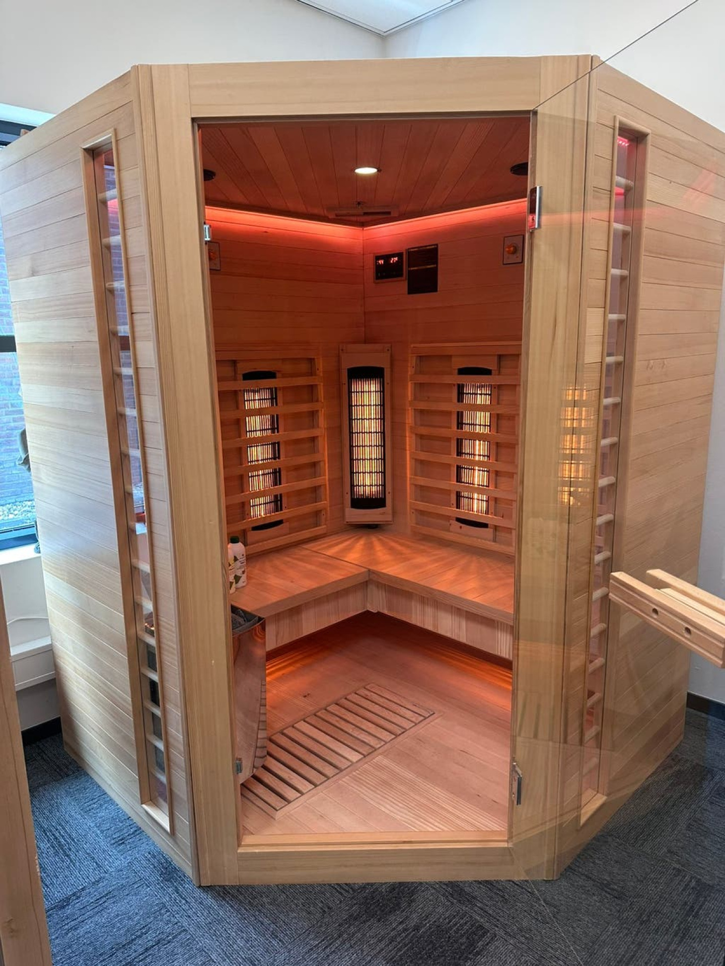 Hoofdafbeelding: Combi Sauna | Full Spectrum | Hemlock | 150x150 | 3.5kW Vega | ECUF0