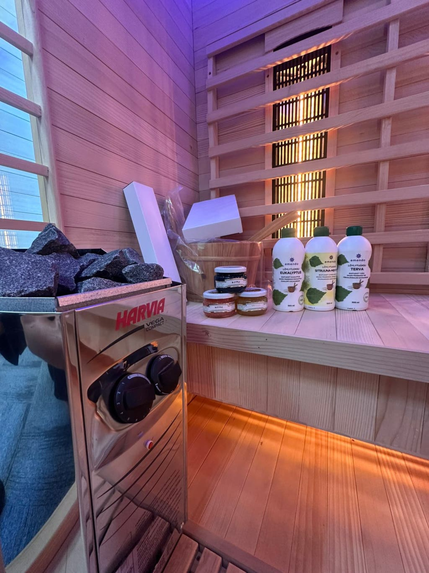 Combi Sauna | Full Spectrum | Hemlock | 150x150 | 3.5kW Vega | ECUF0 galerijafbeelding 2