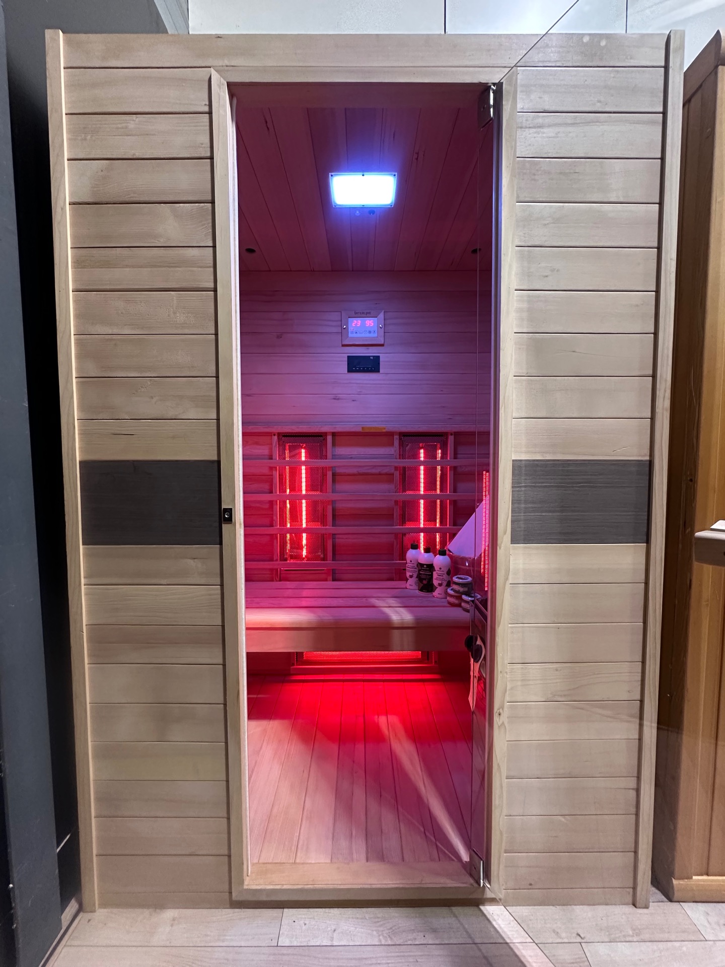 Combi Duo (korte en lange golf) Sauna Hemlock | 130 x 95 | 3,5kW Harvia Vega | 0A9GU