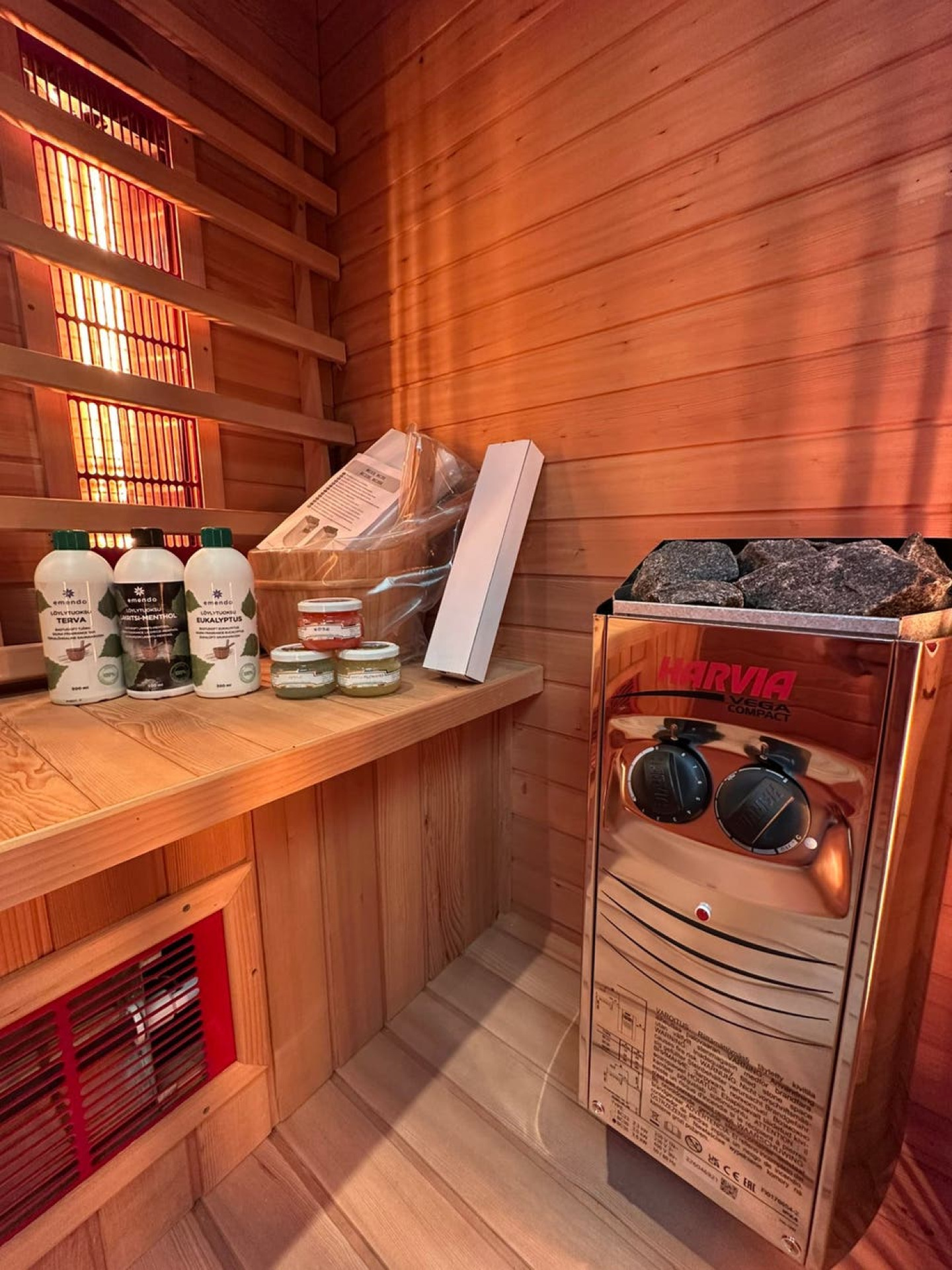 Combi Sauna | Full Spectrum | Hemlock | 155x110 | 3,5kW Vega | BCPJK galerijafbeelding 5