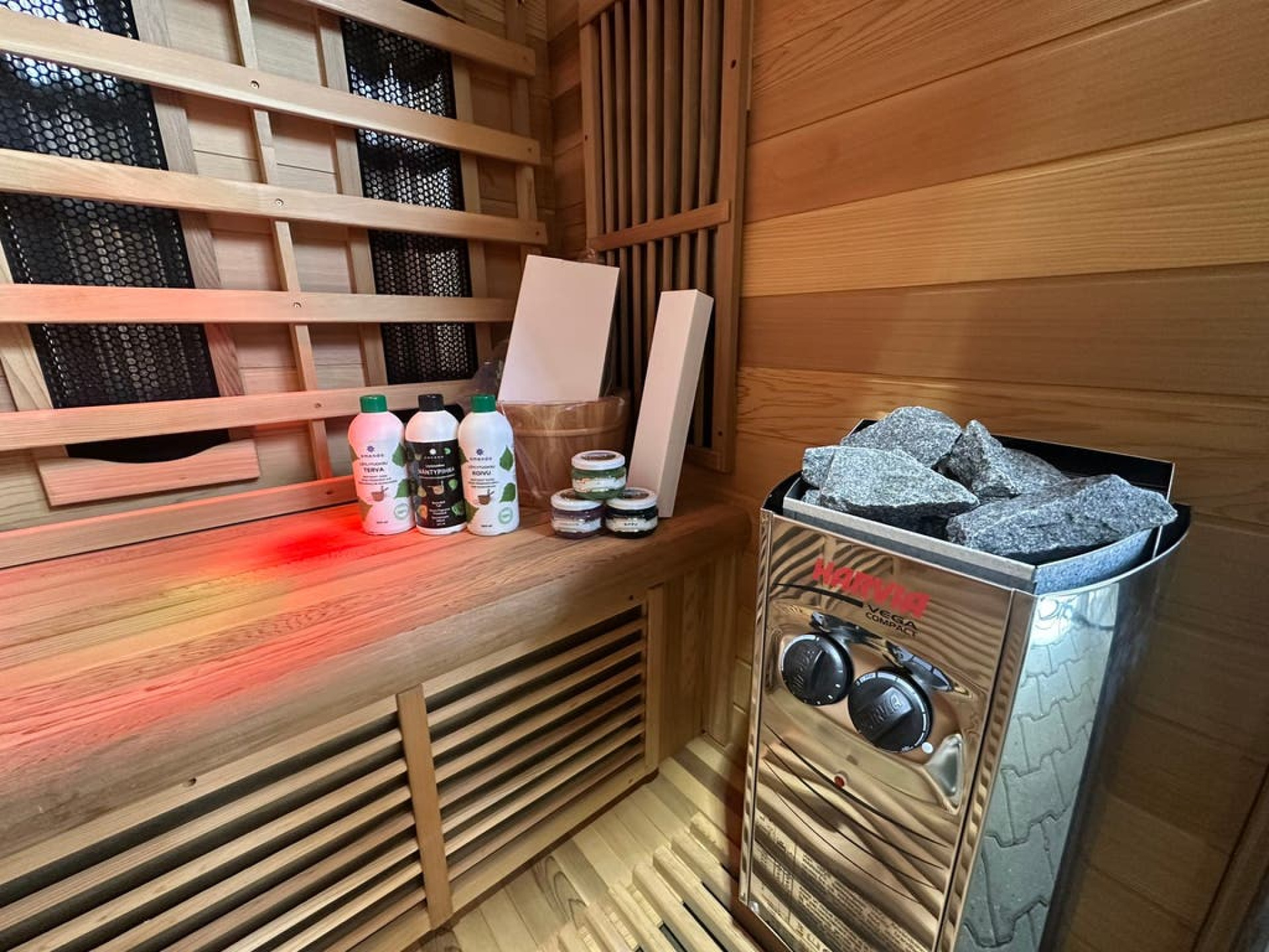 Combi Sauna | Lange Golf | Hemlock | 140x110 | 3,5kW Vega | VTSGU galerijafbeelding 1
