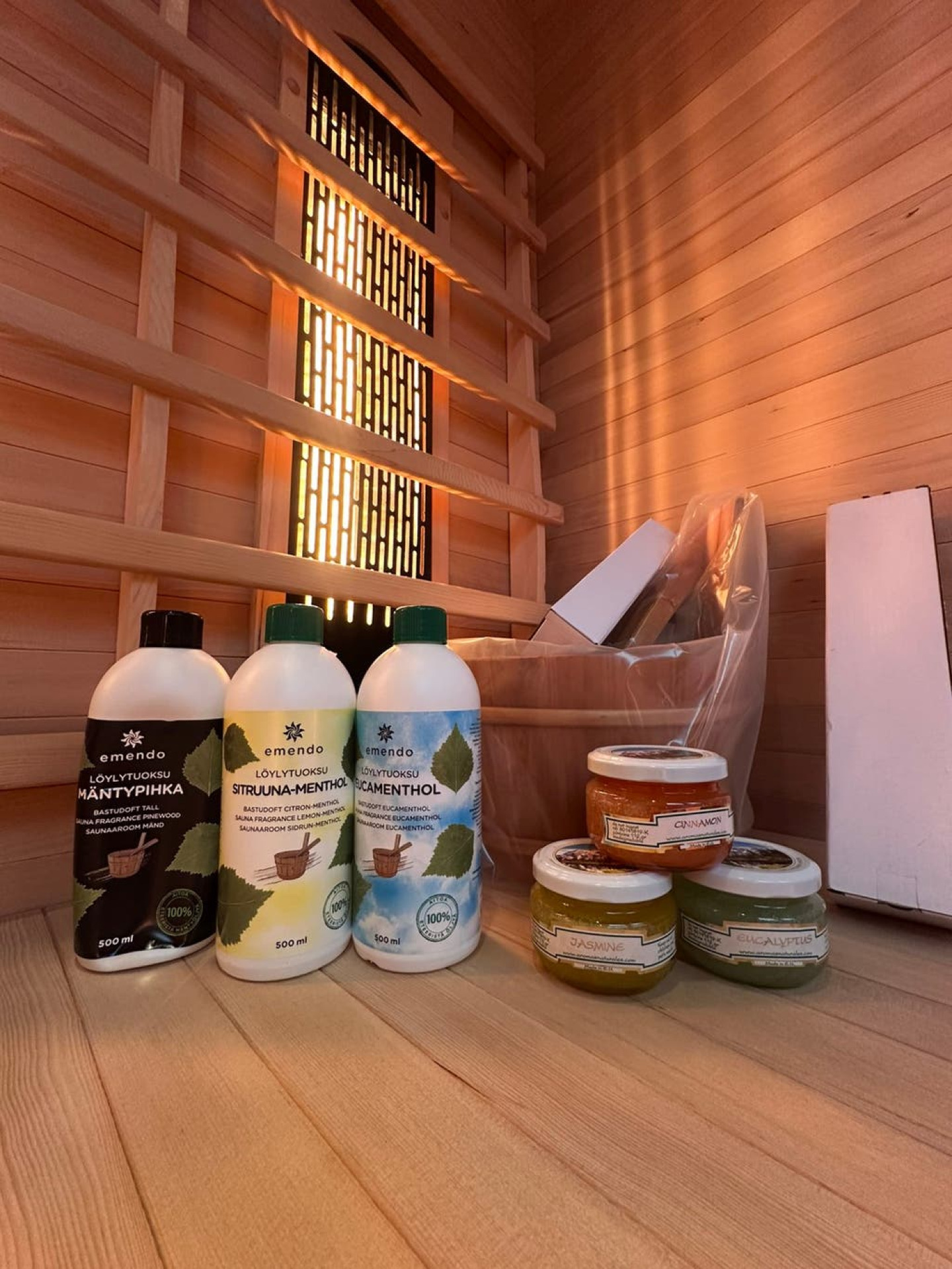 Combi Sauna | Full Spectrum | Hemlock | 150x120 | 3,5kW Vega | LZXVE galerijafbeelding 2