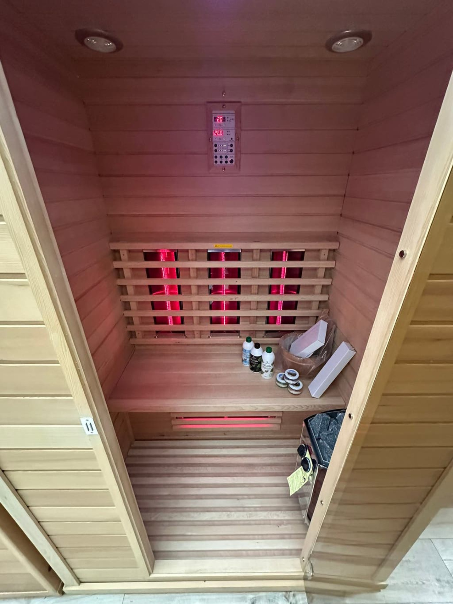 Combi Sauna | Full Spectrum | Hemlock | 130x100 | 3,5kW Vega | RFBCZ galerijafbeelding 2
