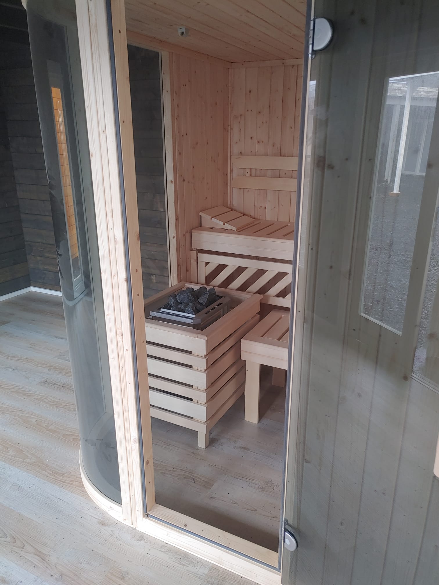 Finse Sauna | Vurenhout | 179x179 | 7,5 kW Klassiekoven met digitale besturing | KYG210 galerijafbeelding 8